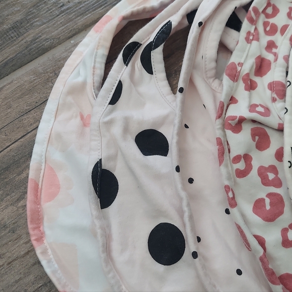 6 Pack Mighty Goods Bibs - Picture 4 of 5